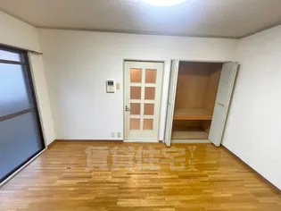 ビブレアビコ【2階】の居間