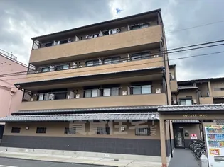 スクウェア ワンの画像