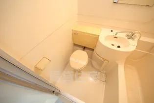 エヌエムドゥーズ【2階】の内装