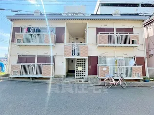 ファミール林B棟【1階】の外観