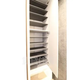 フォーリアライズ京都東寺【1階】の玄関