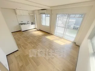 ハイムポーロニア【1階】の居間