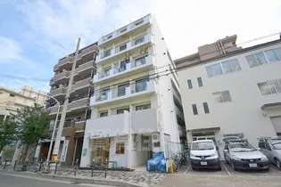 バルビゾン新大阪【5階】の外観