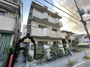 パラレル城内【2階】の外観