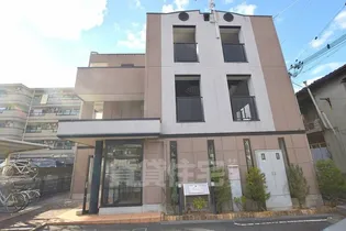 サウス高安【3階】の外観