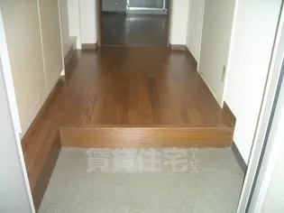 ピラーズ御所西【2階】の玄関