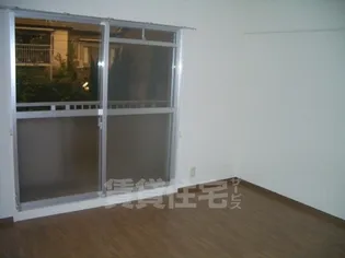 ピラーズ御所西【2階】の寝室