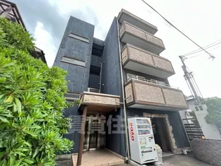 バスキア【3階】の外観