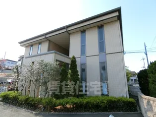 ヴィラージュ桂【2階】の外観