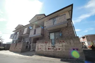 奈良県大和郡山市小泉町【アパート】の外観