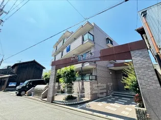 BASIC 2000【2階】の外観