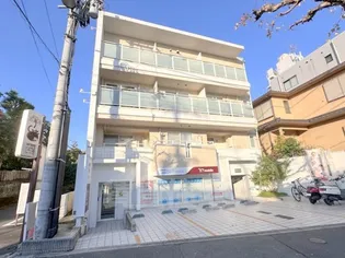 プリオーレ衣笠【2階】の外観