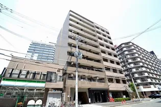 リーガル新大阪3【3階】の外観