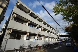 アパルト俊徳道【2階】の外観