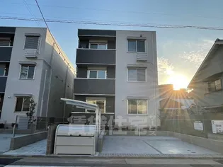 スリーエイトキミ【1階】の外観