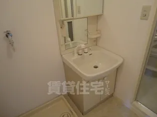 パラツィーナエスタ仁川【2階】の内装