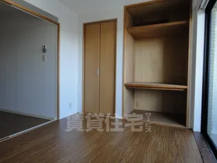 パラツィーナエスタ仁川【2階】の居間