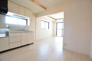 メゾンドール稲野【3階】の居間