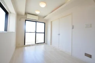 メゾンドール稲野【3階】の居間