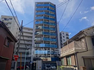 The Glasses【2階】の外観