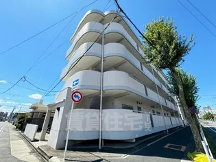 ファミール八代【3階】の外観