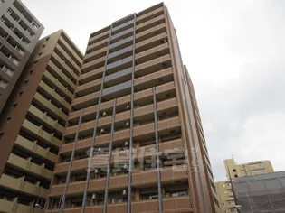 プレサンス泉セントマーク【6階】の外観