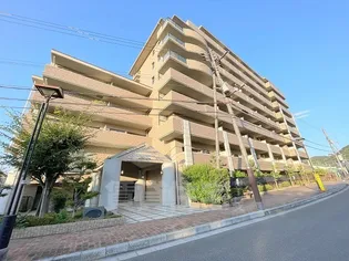 ローレルコート国分旭ヶ丘【3階】の外観