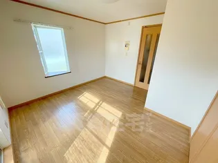 バーンズ巴【2階】の居間