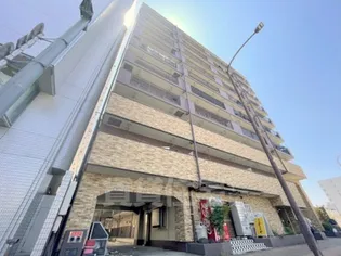 ロイヤルコーポ【3階】の外観