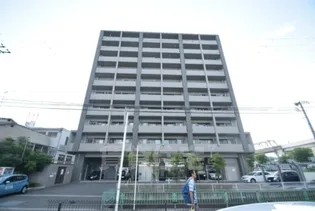 大阪府茨木市若草町【マンション】の外観