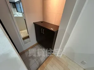 名和ビル【3階】の玄関