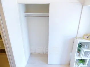 ラファセアリービオ博多【8階】の居間