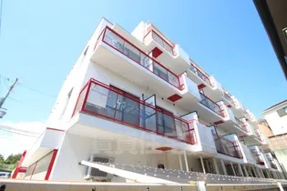 ラ・カーサ・エフ【2階】の外観