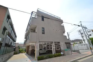 ADESSOアデッソ【3階】の外観