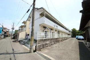 マンションフィールドナウ【2階】の外観