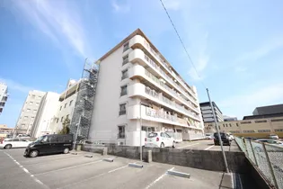 市役所前三和マンション【6階】の外観