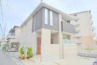 アルンドー・インディカ【1階】の外観