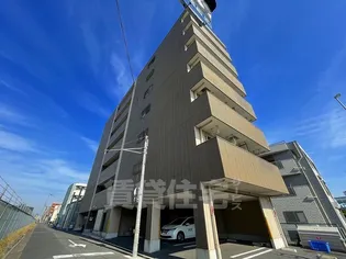 アダージオ【2階】の外観