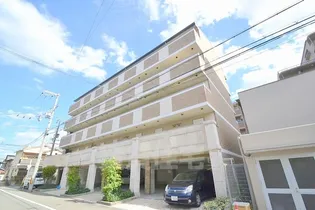 イングランドアヴェニュー10番館【5階】の外観