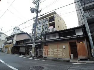 ヴィラスタジオーネ御所南【4階】の外観