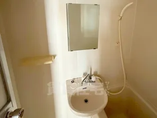 FRONT OF THE POLICE新光【3階】の内装