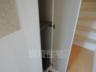 ワンラブ港栄【1階】の玄関