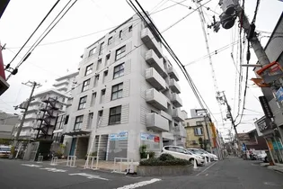 ファーストアベニール【5階】の外観