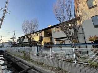 デュバンドーレ【1階】の外観