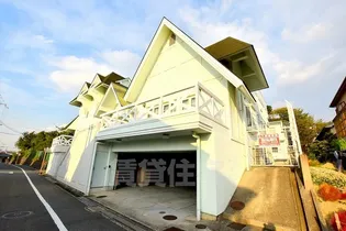 レディース・イン・セシリア【3階】の外観