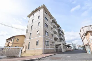 ワイズマンション栗東【1階】の外観