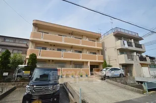 ジュネス里中【1階】の外観