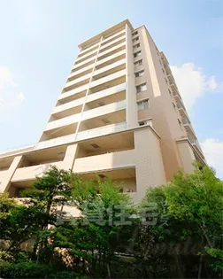 プライムメゾン高見【1階】の外観