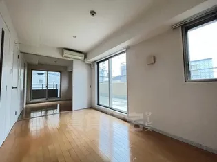 ルグラン弐番館【2階】の居間