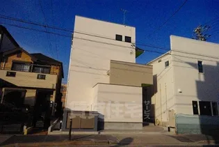 イースト クレッセント【2階】の外観